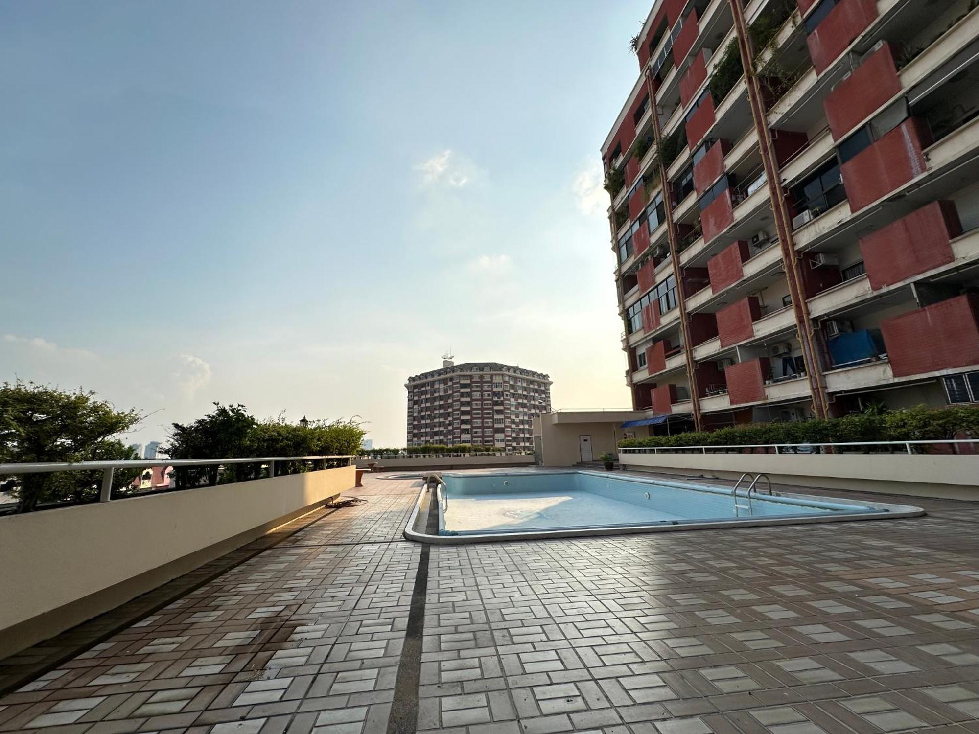 Country Complex Bangna Aparthotel Banguecoque Exterior foto